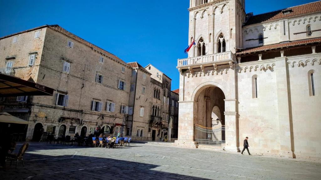 Guesthouse Agora in Trogir Old Town - Casa De Cuatro Dormitorios