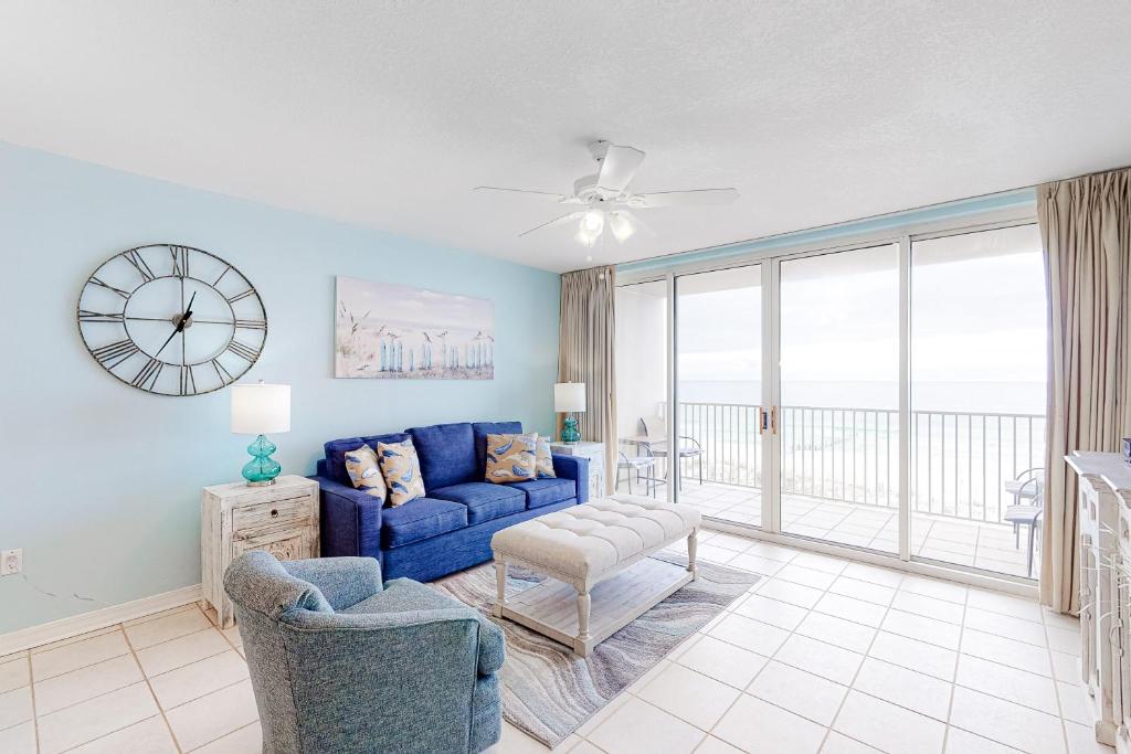 Fourth-floor spacious beachfront condo with views - close to entertainment, Destin, FL