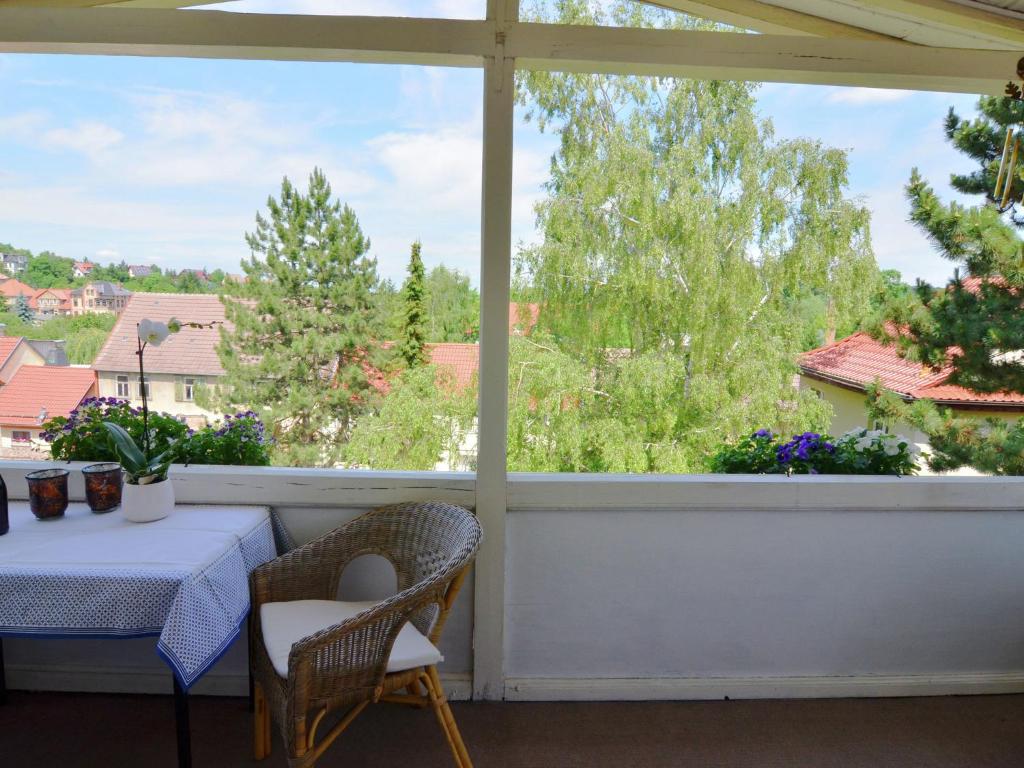 Modern holiday home in a listed villa with a view of Bad Suderodeにあるパティオまたは屋外エリア