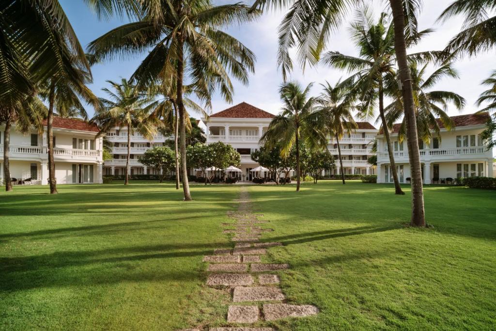 Superior Room with Garden View (Facing the Sea)