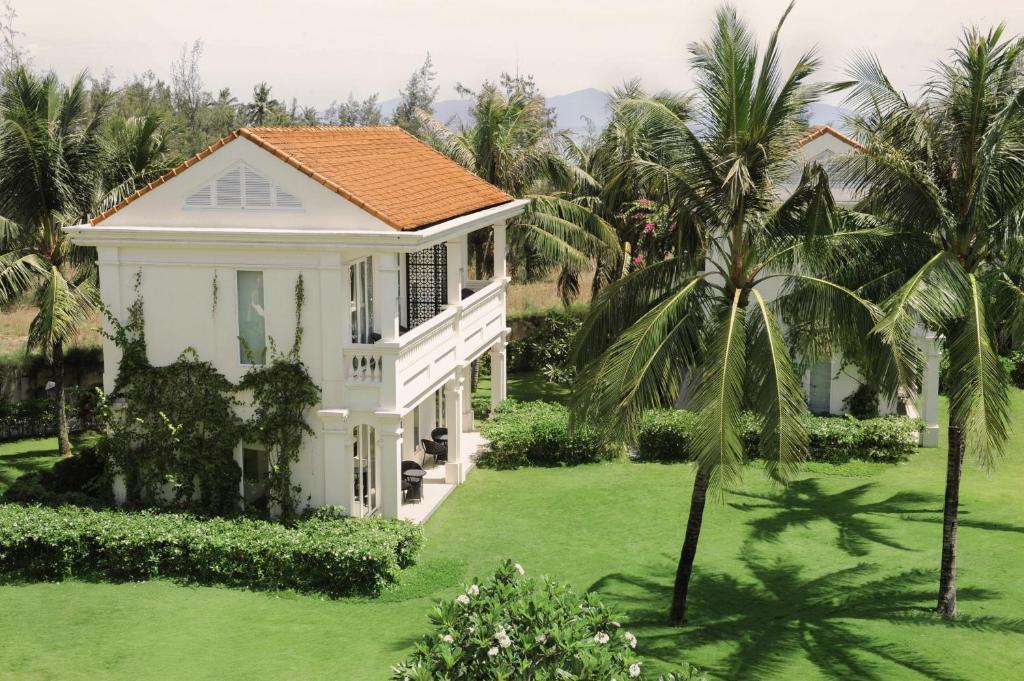 Premier Deluxe Room with Pool or Garden View