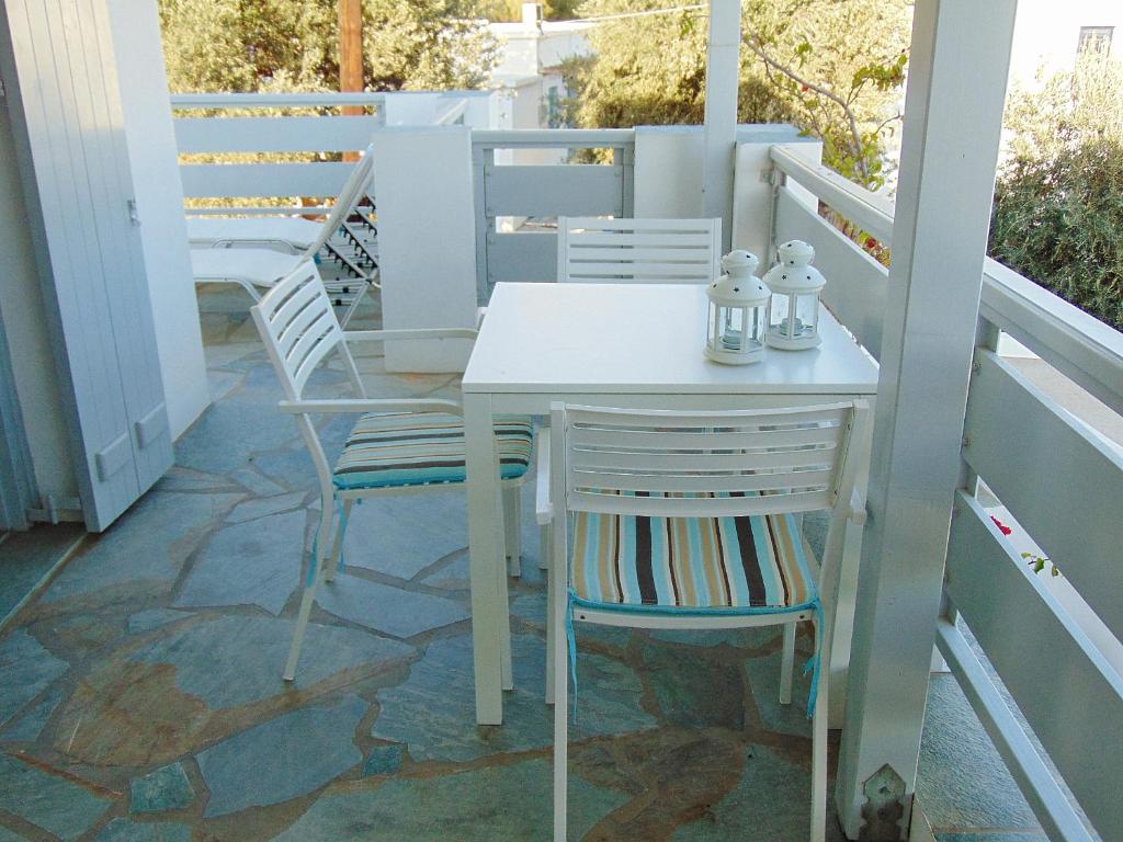 Balkón nebo terasa v ubytování George's Seaside Apartments Sifnos