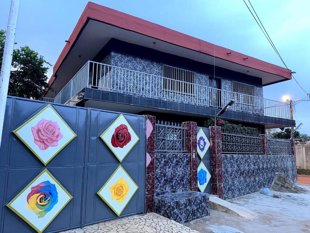 Warm Cozy 3BR in Apartment King Bed Hot Water WiFi