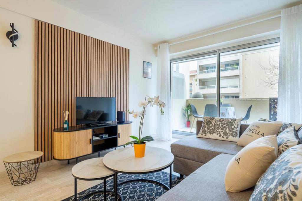 LE ROXANE joli cocon avec petite terrasse