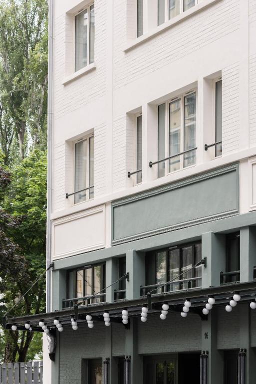 1.75 Paris Le Charme recommended stay