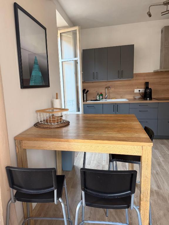 Cuina o zona de cuina de Appartement Hyper Centre Epinal