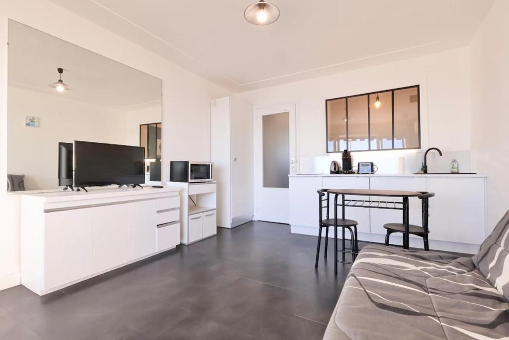 La Caravelle - Apt 2 Prs - front de mer - Clim