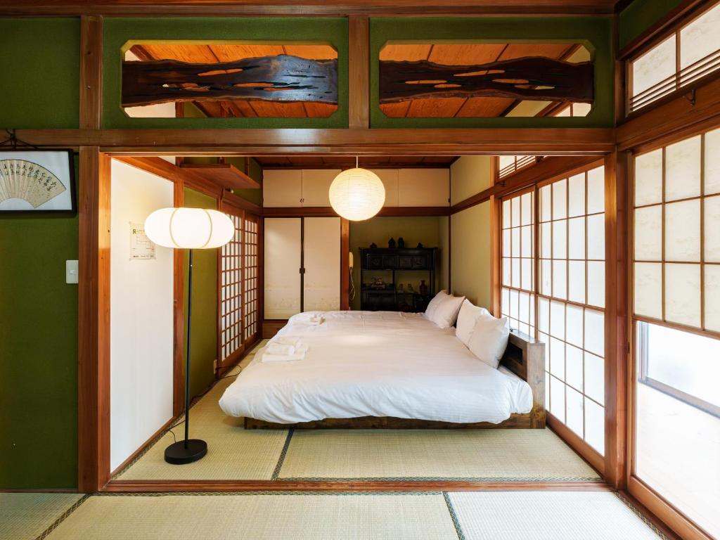 Spacious Private House for up to 22 Guests 4 minute walk from Tokyo Metro Chiyoda Line Ayase Station HOTEL Musashi Tokyo Ayase