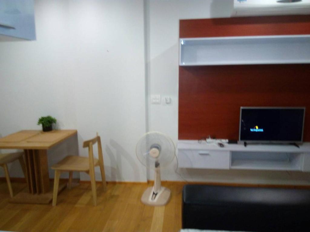 TV a/nebo společenská místnost v ubytování Baan View Viman 416 By Montri