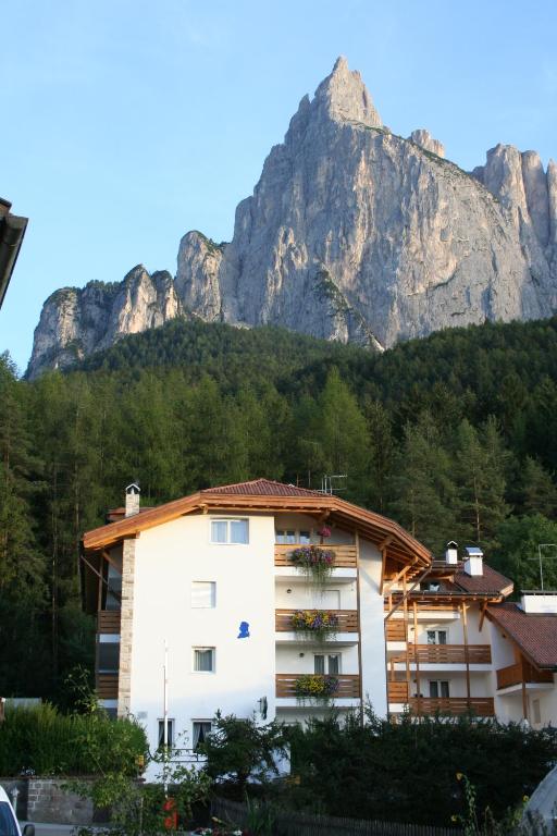 Nespecifikovaný výhled na hory nebo výhled na hory při pohledu z aparthotelu