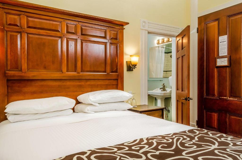Hotel Napa Valley, an Ascend Collection Hotel photo