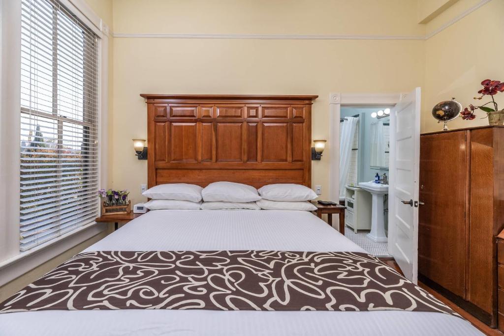 Hotel Napa Valley, an Ascend Collection Hotel photo