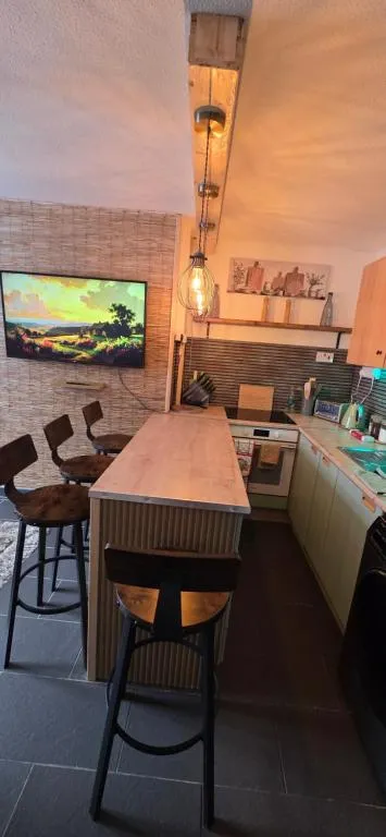 Taff Cottage - Free parking, Fast Wifi, Comfy Stay