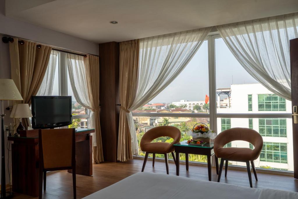 Phòng Giường Đôi Nhìn Ra Hồ Bơi