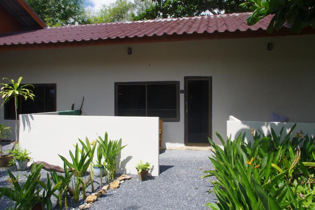 Thai House Beach Resort - 7