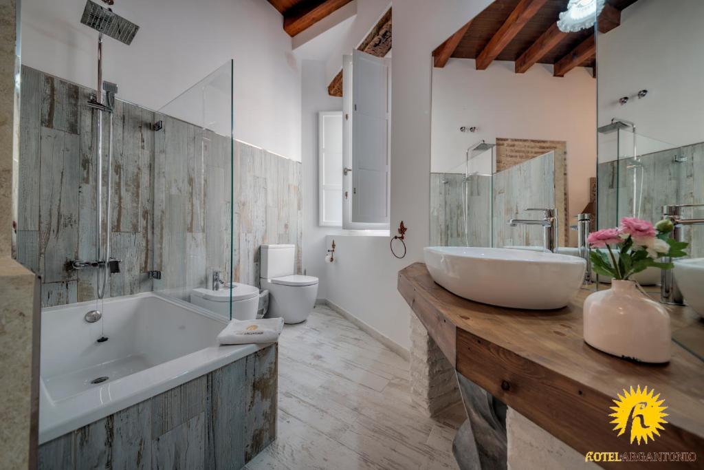 Koupelna v ubytování Hotel Argantonio