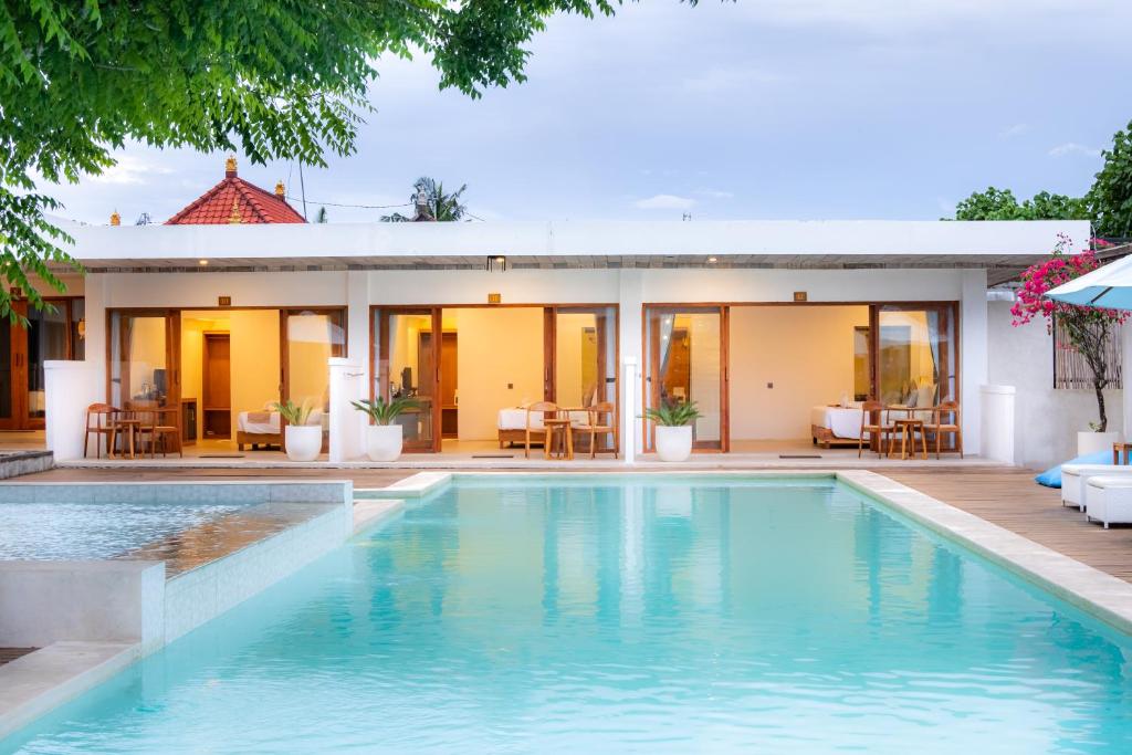 AMP Beach House - Double Room With Pool View