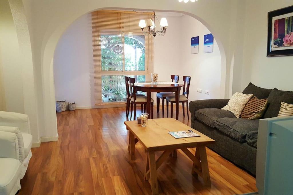 A seating area at Brisa del Mar