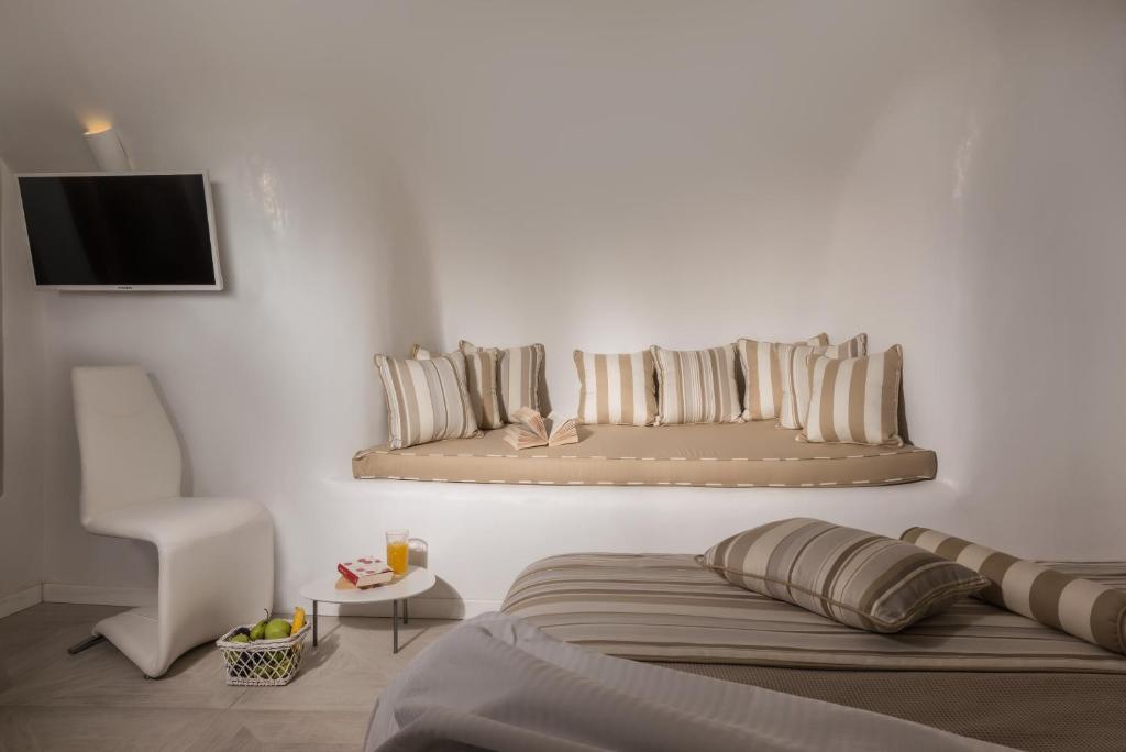 Postel nebo postele na pokoji v ubytování Elite Luxury Suites