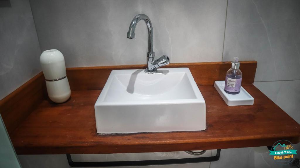 hostel Bike Point Caraguatatuba - 四人间