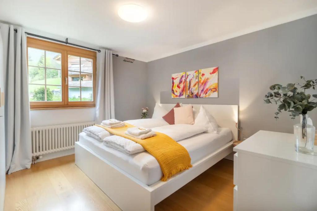 Spacious 1BR Apartment - Ski-in, Ski-out - by Wengen Rentals