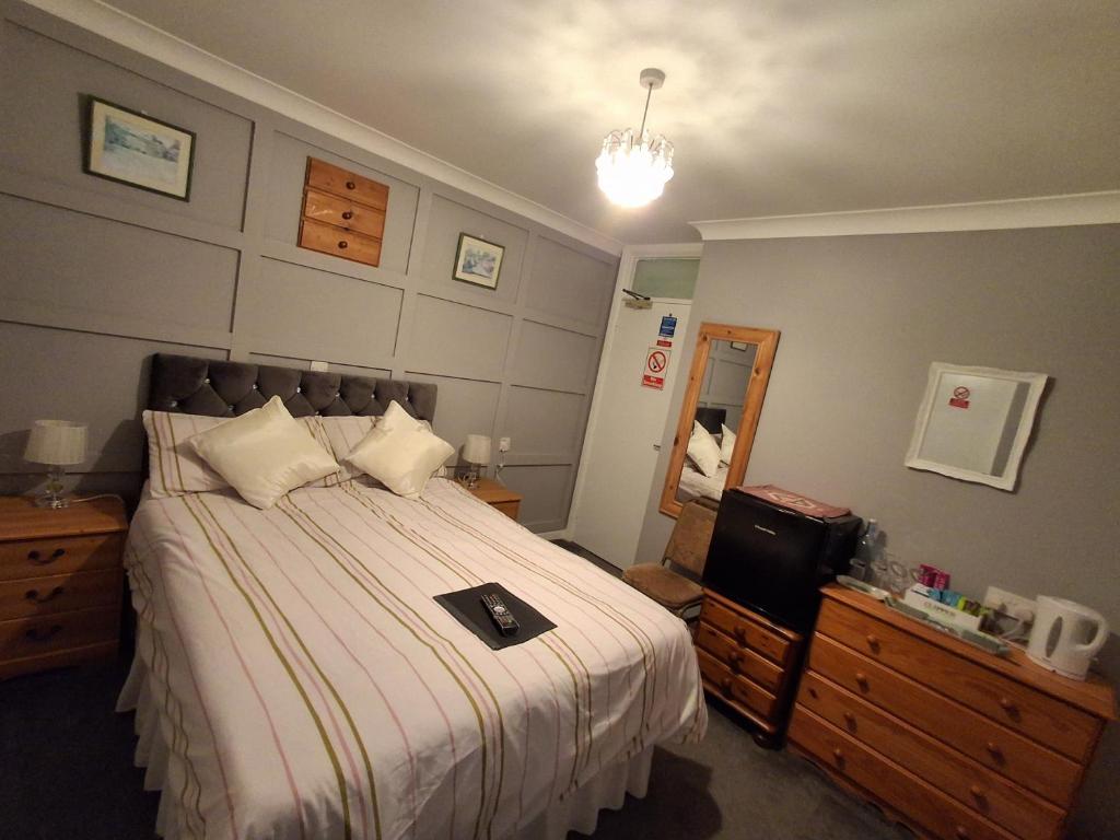 Newton House - Double Room With Private Bathroom