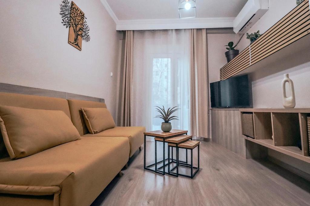 SKG Center Living