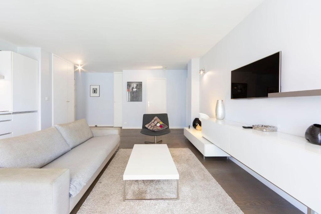 Modern apartment 2 bedrooms1 bathroom quiet terrace in a palm beach area