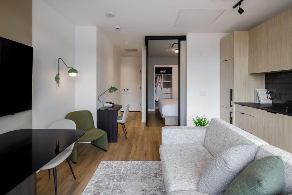 Smithe House photo