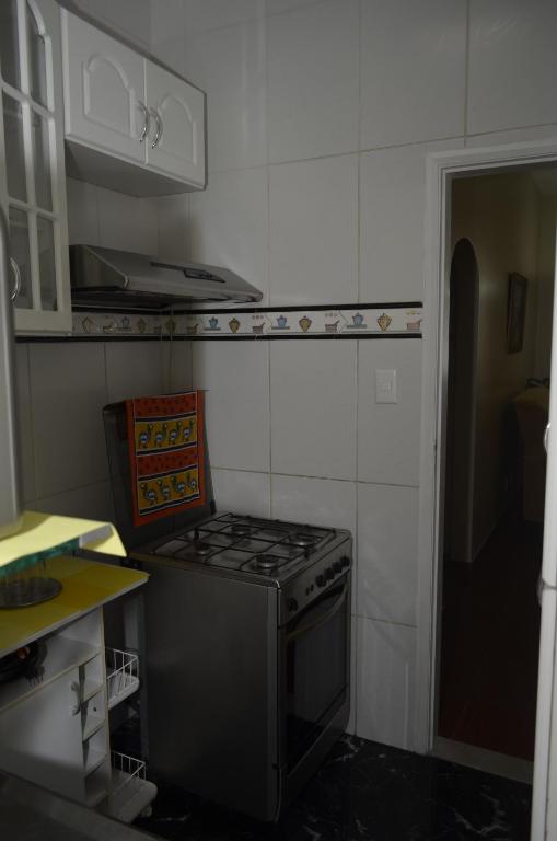  Comfortable flat one block to Copacabana beach