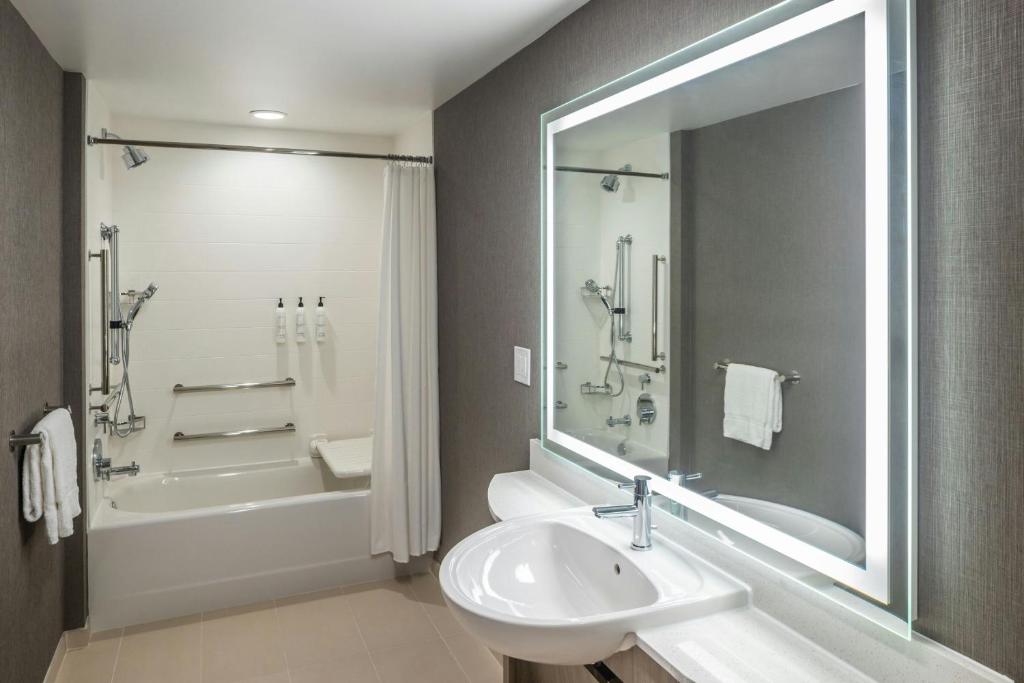 SpringHill Suites by Marriott Canfield photo