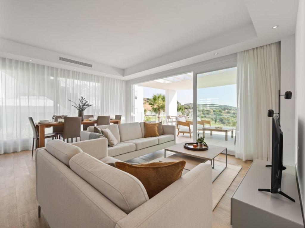 Spacious Apartment for 4 with Solarium