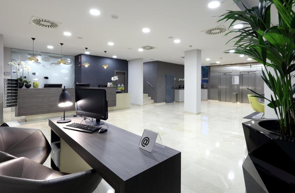 Exe Zaragoza WTC - Resim 21