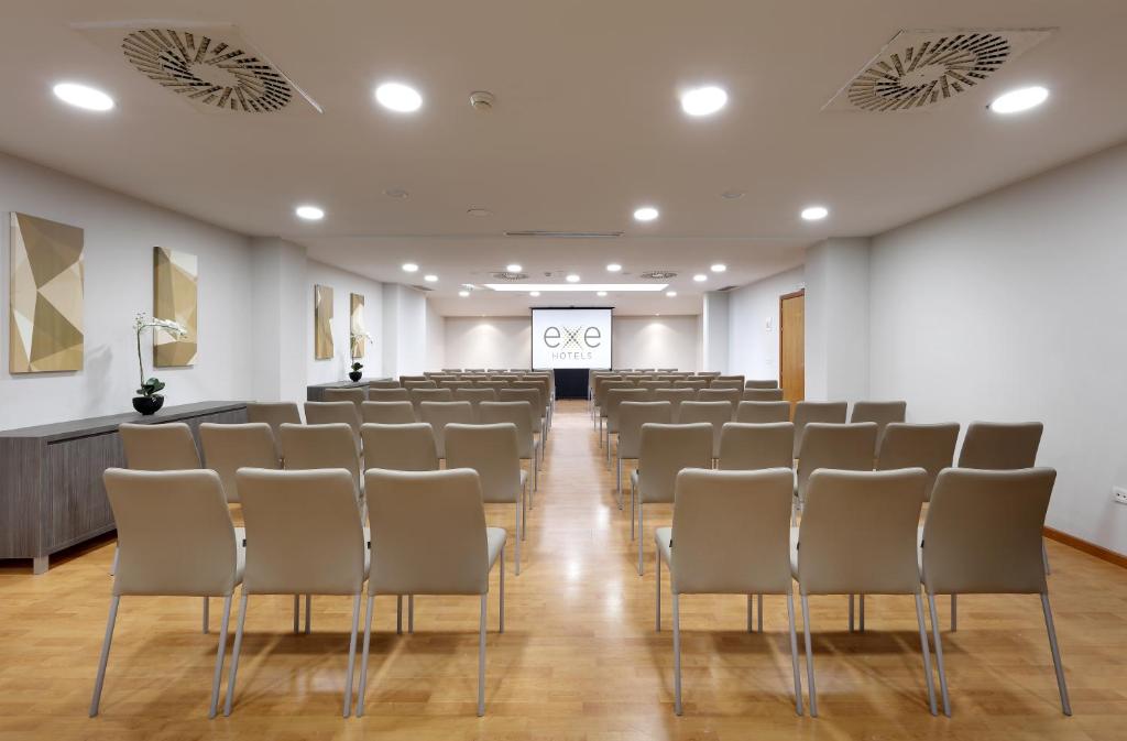 Exe Zaragoza WTC - Resim 11