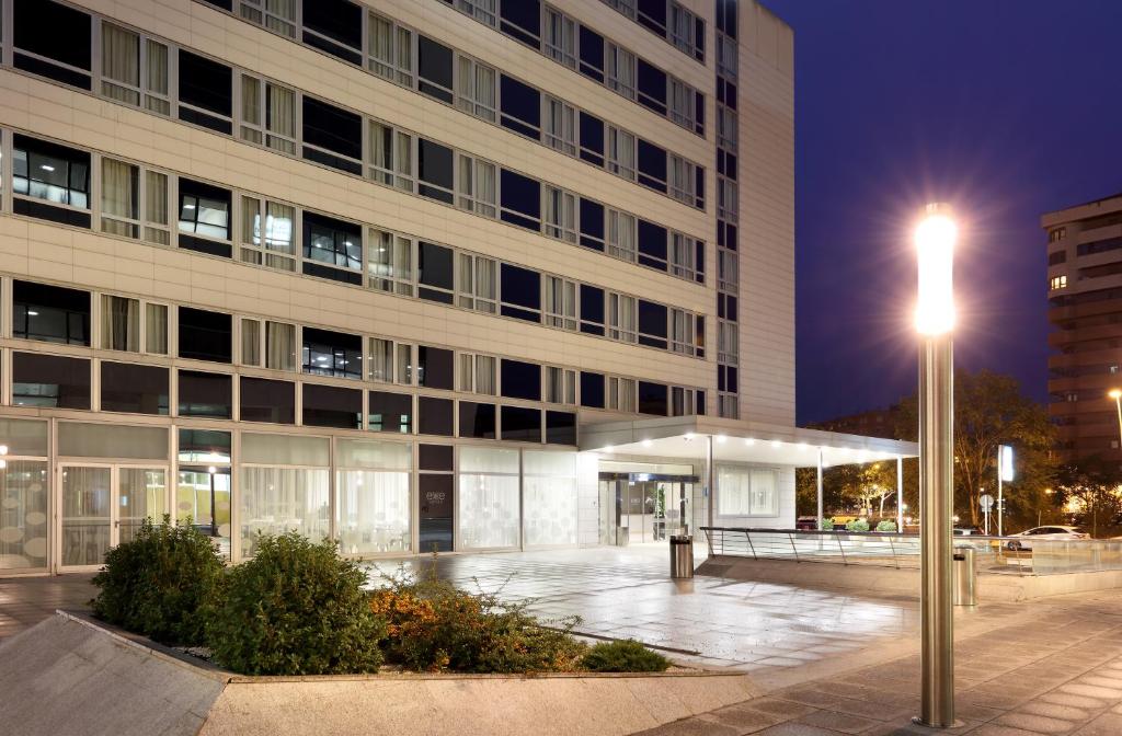 Exe Zaragoza WTC - Resim 5