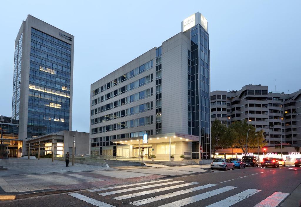 Exe Zaragoza WTC - Resim 28