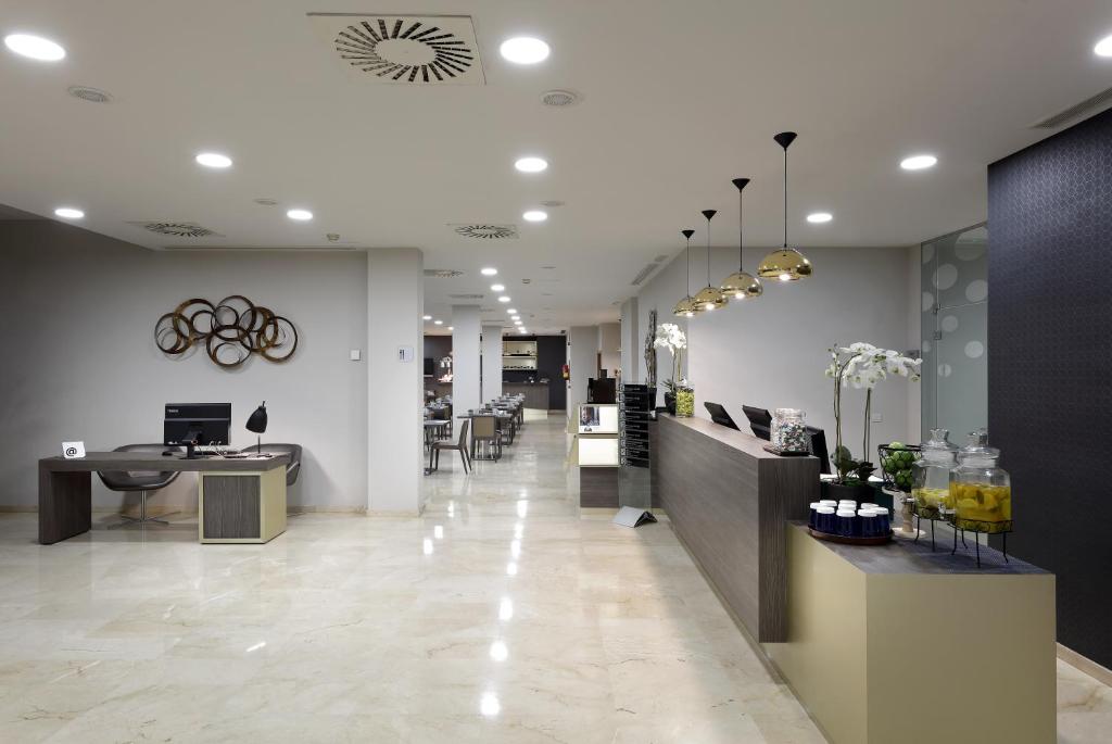 Exe Zaragoza WTC - Resim 22