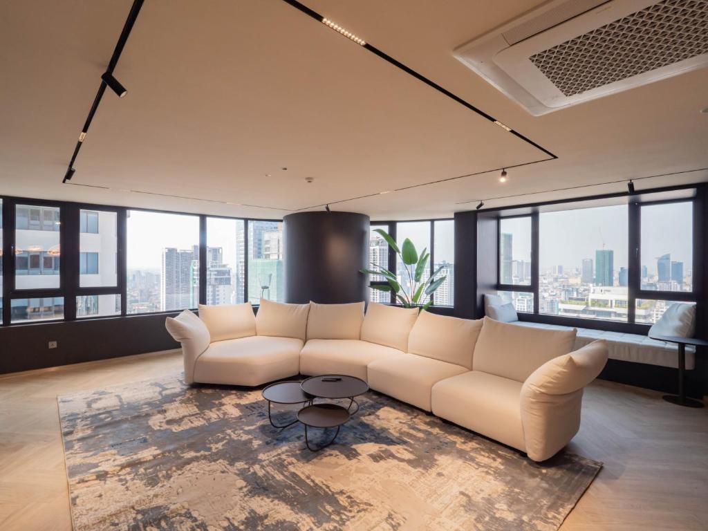 Luxurious Panorama City Center Apartments