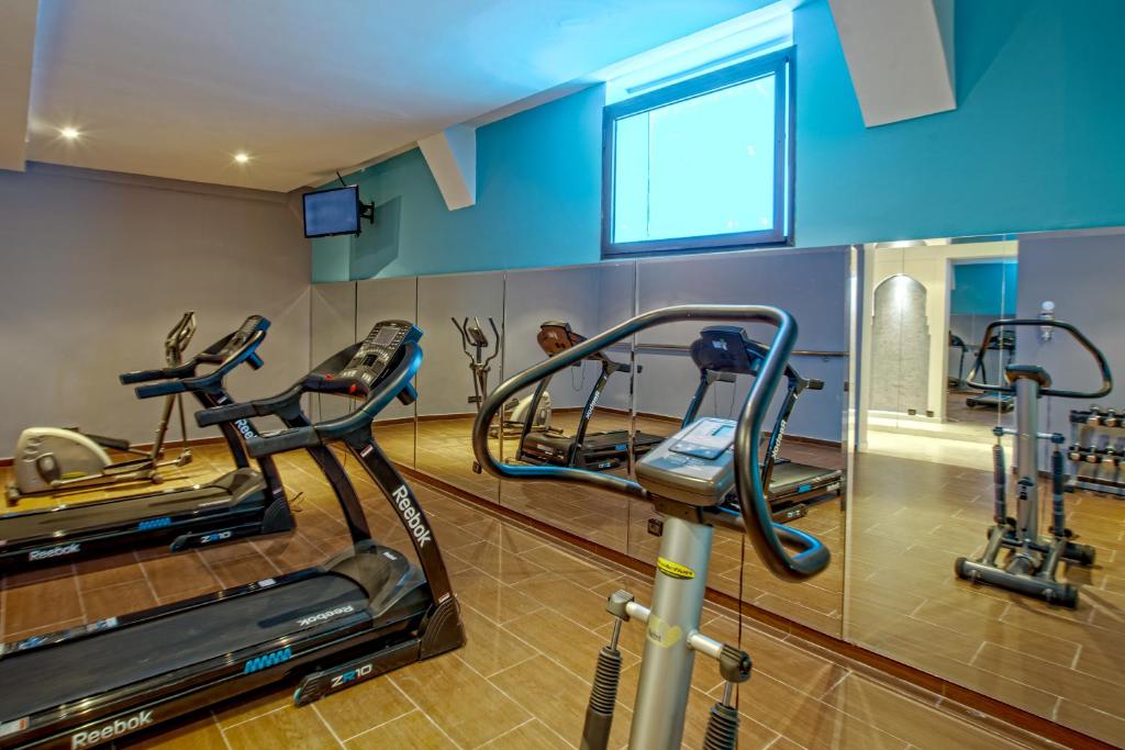 Fitness centrum a/nebo fitness zařízení v ubytování Royal Mirage Deluxe