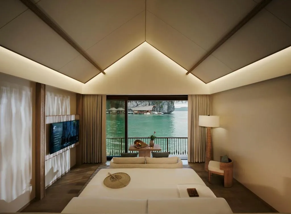 1 King Bed, Water Villa