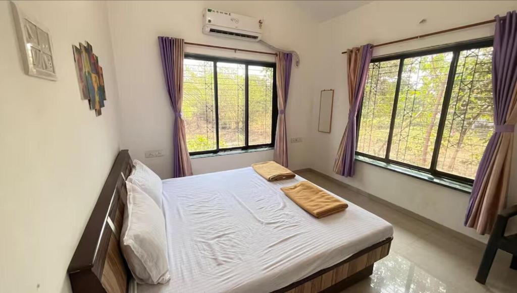 3BHK Casa Athavan with Shared Pool 10 mins Awas Beach