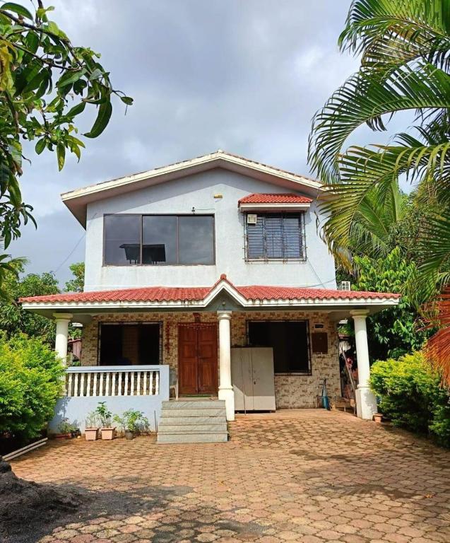 3BHK Casa Athavan with Shared Pool 10 mins Awas Beach