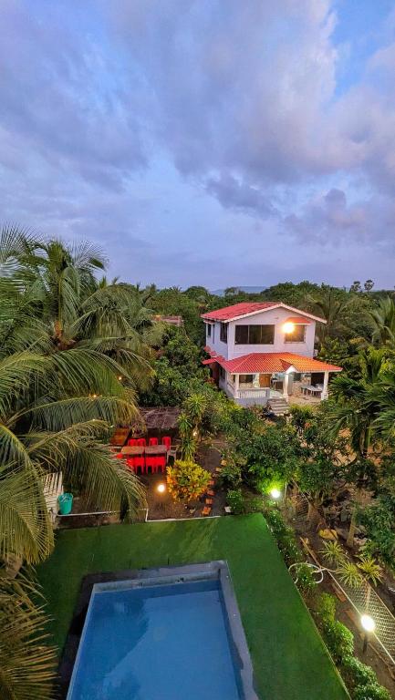 3BHK Casa Athavan with Shared Pool 10 mins Awas Beach