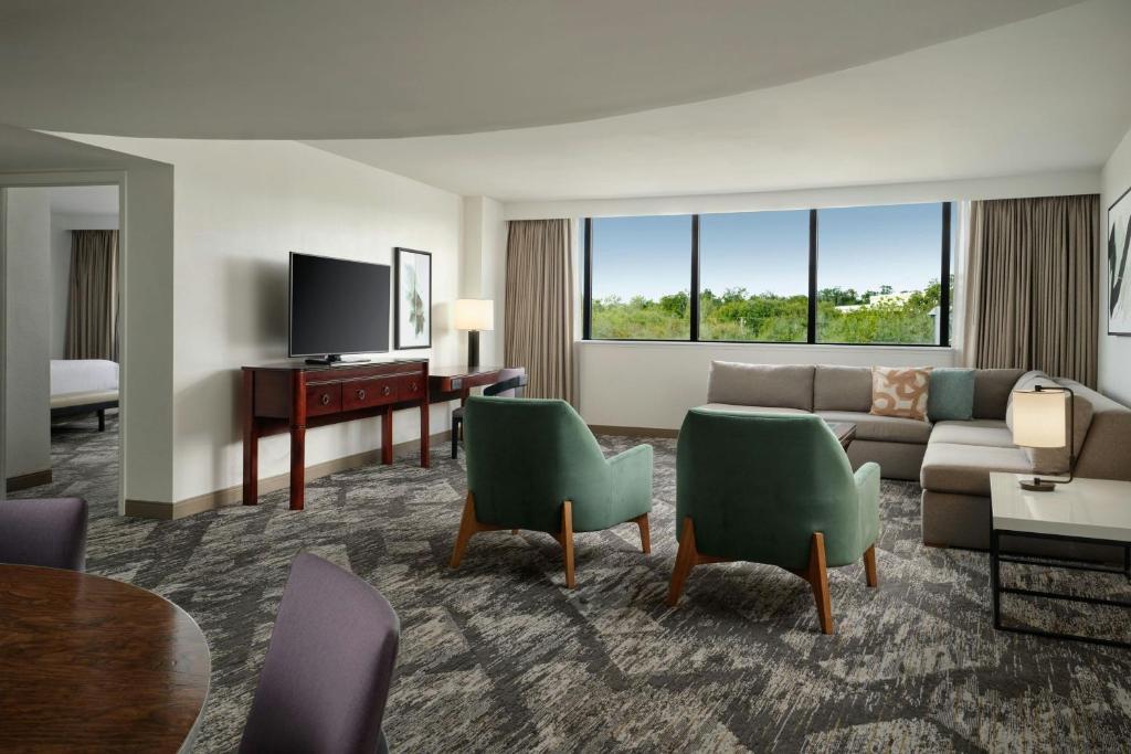 Sheraton Tampa Brandon Hotel - 