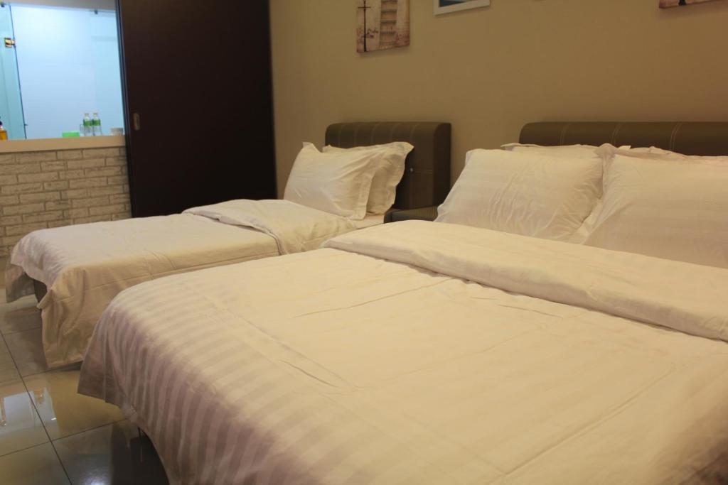 De Houz @ Setia Alam Trefoil Homestay - Deluxe Triple Room