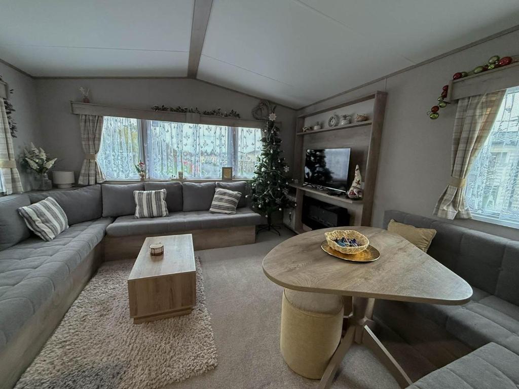 Stunning 6 Berth Caravan Near To The Beach At Pakefield Ref 68115Cr 6