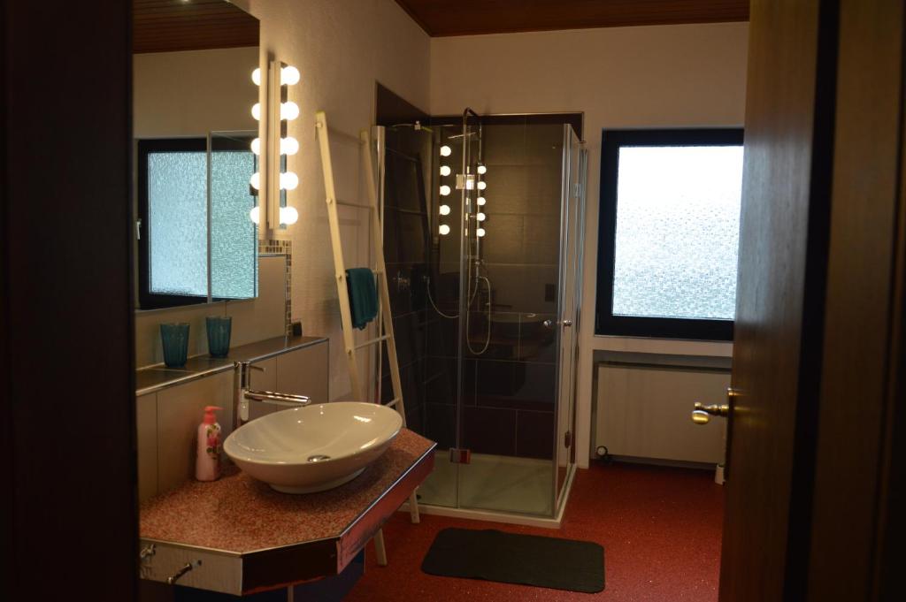 Koupelna v ubytování Eifelhaus4you