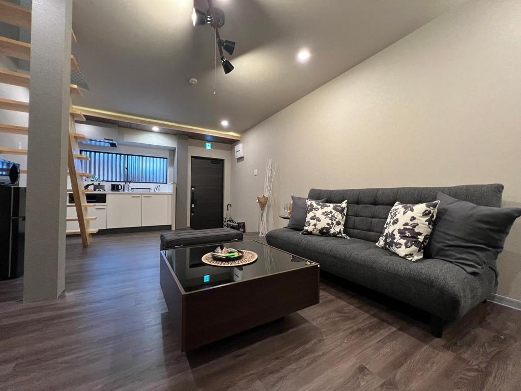 Modern House 翔, Namba 2 Stops, Entire Home