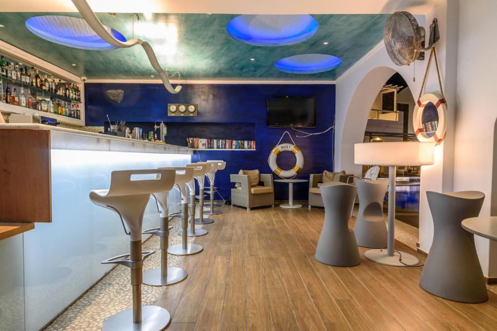 Lounge nebo bar v ubytování La Mer Deluxe Hotel & Spa
