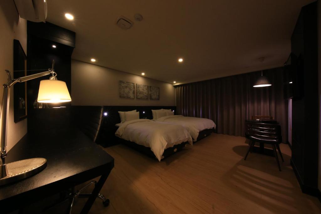 Kobos Hotel - Deluxe Twin Room